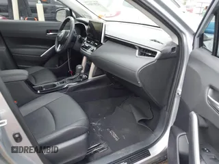 2024 Toyota Corolla Cross XLE with VIN 7MUDAAAGXRV090967, listed as a IAAI auction lot 42353090 with 24,970 mi miles and . Bid and sale history available at DreamBid. Image 5.
