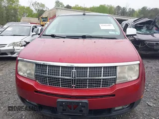 2007 Lincoln MKX z VIN 2LMDU88CX7BJ11750, wystawiony jako IAAI lot #41961981 z przebiegiem 122 701 mil mil oraz . Historia ofert i sprzedaży dostępna na DreamBid. Obrazek 12.