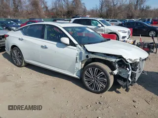 2023 Nissan Altima SL with VIN 1N4BL4EV7PN333570, listed as a IAAI auction lot 41697717 with 16,499 mi miles and . Bid and sale history available at carsss.com. Image 1.