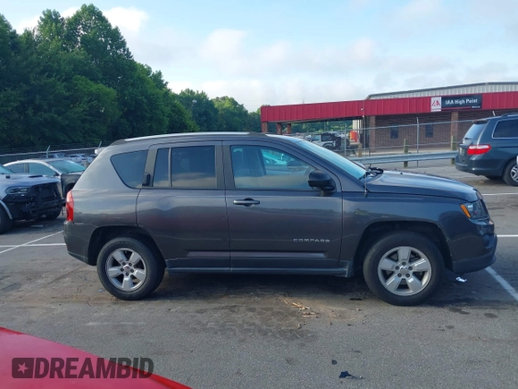 2017 Jeep Compass Sport SE z VIN 1C4NJCBA9HD130745, wystawiony jako IAAI lot #42710204 z przebiegiem 213 410 mil mil oraz . Historia ofert i sprzedaży dostępna na DreamBid. Obrazek 13.