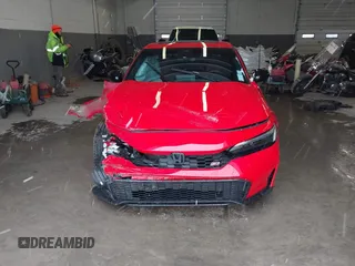 2025 Honda Civic Si with VIN 2HGFE1E50SH470275, listed as a IAAI auction lot 41231631 with 8,882 mi miles and . Bid and sale history available at DreamBid. Image 12.