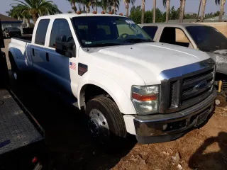 2008 Ford F-450 XL with VIN 1FTXW43R18EC17201, listed as a Copart auction lot 70775874 with 121,739 mi miles and Clean Title. Bid and sale history available at carsss.com. Image 4.