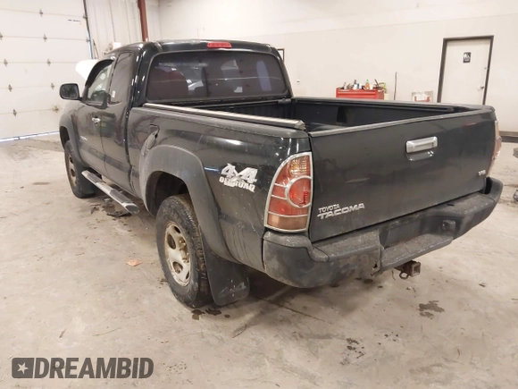2008 Toyota Tacoma z VIN 5TEUU42N58Z554216, wystawiony jako IAAI lot #41455173 z przebiegiem 253 609 mil mil oraz . Historia ofert i sprzedaży dostępna na DreamBid. Obrazek 3.