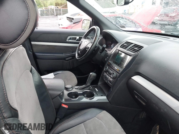 2017 Ford Explorer XLT with VIN 1FM5K8D83HGB84296, listed as a IAAI auction lot 42170542 with 118,335 mi miles and . Bid and sale history available at carsss.com. Image 5.