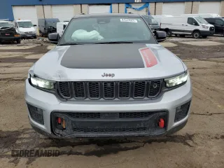 2022 Jeep Grand Cherokee Trailhawk with VIN 1C4RJHCG3N8625934, listed as a Copart auction lot 84533024 with 19,979 mi miles and Salvage title. Bid and sale history available at DreamBid. Image 5.