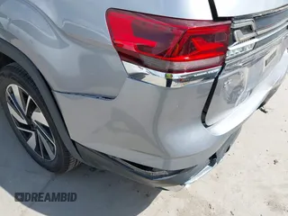 2024 Volkswagen Atlas SE z VIN 1V2WR2CA3RC567572, wystawiony jako IAAI lot #42042562 z przebiegiem 28 684 mil mil oraz . Historia ofert i sprzedaży dostępna na DreamBid. Obrazek 17.