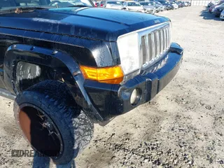 2006 Jeep Commander Limited с VIN 1J8HH58N86C329120, выставлен на аукционе IAAI как лот 41281231 с пробегом 386 061 миль миль и . История ставок и продаж доступна на DreamBid. Изображение 6.