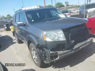 2011 Honda Pilot Touring with VIN 5FNYF4H96BB083532, listed as a IAAI auction lot 41926177 with 100,815 mi miles. Bid and sale history available at carsss.com. Image 1.