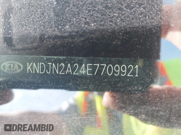 2014 Kia Soul with VIN KNDJN2A24E7709921, listed as a IAAI auction lot 42052622 with 151,378 mi miles. Bid and sale history available at carsss.com. Image 9.
