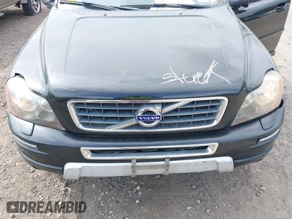 2013 Volvo XC90 Premier Plus with VIN YV4952CZ6D1657803, listed as a IAAI auction lot 40479985 with 211,326 mi miles. Bid and sale history available at carsss.com. Image 10.