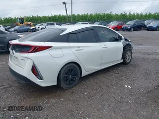 2020 Toyota Prius LE with VIN JTDKARFP2L3146028, listed as a IAAI auction lot 42192696 with 86,201 mi miles and . Bid and sale history available at DreamBid. Image 4.