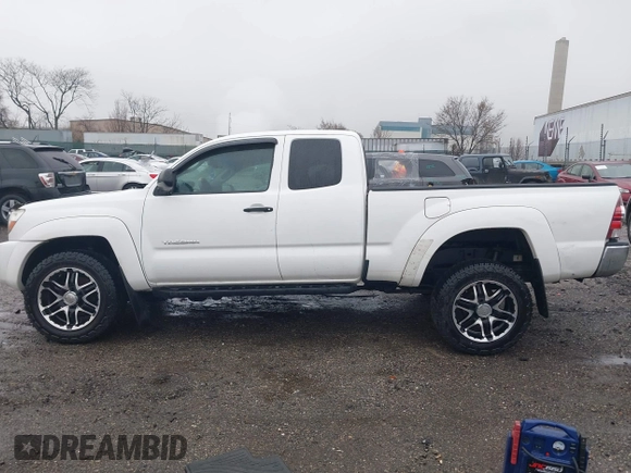 2011 Toyota Tacoma with VIN 5TFUU4EN9BX022381, listed as a IAAI auction lot 41863091 with 138,653 mi miles. Bid and sale history available at carsss.com. Image 14.