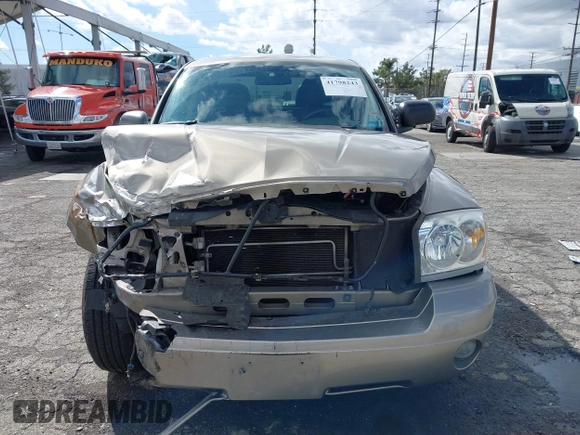 2007 Dodge Dakota SLT with VIN 1D7HE48N47S144084, listed as a IAAI auction lot 41798243 with 190,248 mi miles and . Bid and sale history available at carsss.com. Image 12.