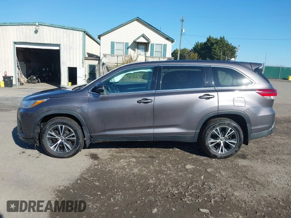 2019 Toyota Highlander LE with VIN 5TDBZRFH0KS960077, listed as a IAAI auction lot 41222178 with 125,800 mi miles and . Bid and sale history available at DreamBid. Image 14.
