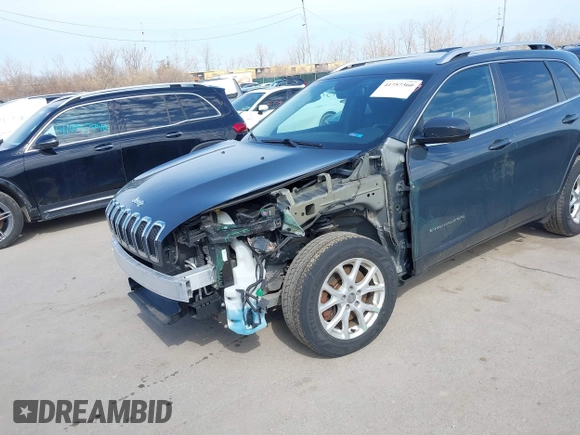 2018 Jeep Cherokee Latitude Plus z VIN 1C4PJMLB5JD569386, wystawiony jako IAAI lot #41757360 z przebiegiem 116 021 mil mil oraz . Historia ofert i sprzedaży dostępna na DreamBid. Obrazek 6.