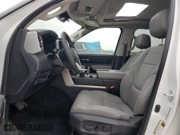 2024 Toyota Sequoia SR5 with VIN 7SVAAAAA5RX003159, listed as a Copart auction lot 45569285 with 17,581 mi miles and Salvage Title. Bid and sale history available at carsss.com. Image 7.