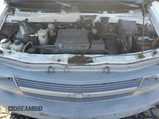 1997 Chevrolet Astro Cargo Van with VIN 1GCDM19W1VB235702, listed as a Copart auction lot 43759595 with 196,881 mi miles and Salvage Title. Bid and sale history available at carsss.com. Image 12.