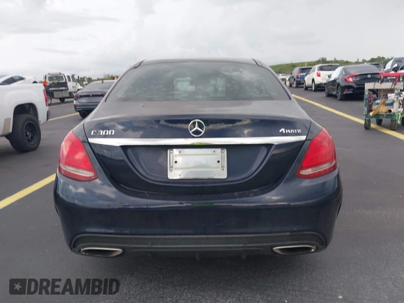 2015 Mercedes-Benz C 300 Luxury z VIN 55SWF4KB0FU003066, wystawiony jako IAAI lot #42477050 z przebiegiem 93 119 mil mil oraz . Historia ofert i sprzedaży dostępna na DreamBid. Obrazek 16.