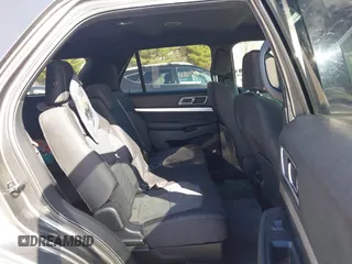2017 Ford Explorer XLT z VIN 1FM5K8DH0HGA14008, wystawiony jako IAAI lot #41909426 z przebiegiem 122 919 mil mil oraz . Historia ofert i sprzedaży dostępna na DreamBid. Obrazek 8.