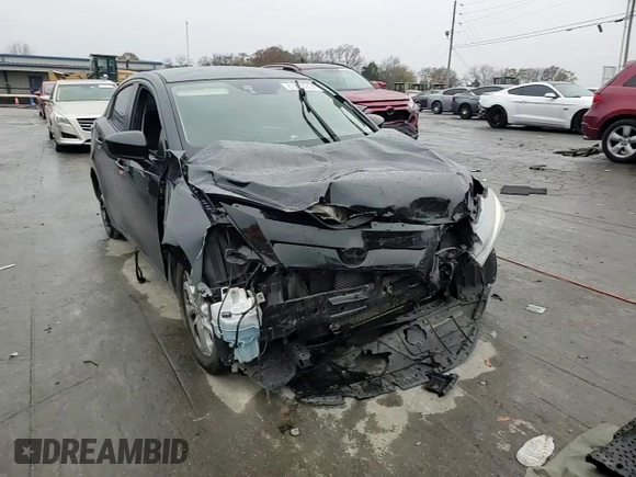 2016 Scion iA z VIN 3MYDLBZV9GY129875, wystawiony jako Copart lot #81368604 z przebiegiem 82 111 mil mil oraz Szkody całkowita. Historia ofert i sprzedaży dostępna na DreamBid. Obrazek 11.