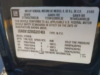 2005 Chevrolet Avalanche Z71 with VIN 3GNEK12Z65G207469, listed as a IAAI auction lot 41210152 with 297,282 mi miles. Bid and sale history available at carsss.com. Image 9.