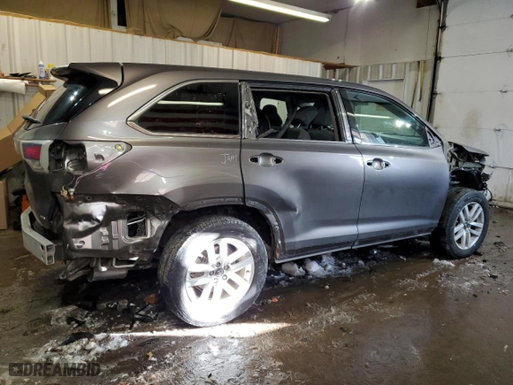 2016 Toyota Highlander LE with VIN 5TDBKRFH4GS258503, listed as a Copart auction lot 43762705 with 106,259 mi miles and Salvage Title. Bid and sale history available at carsss.com. Image 3.