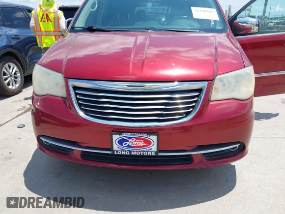 2014 Chrysler Town & Country Touring L 30th Anniversary z VIN 2C4RC1CG5ER215108, wystawiony jako IAAI lot #42358529 z przebiegiem 151 248 mil mil oraz . Historia ofert i sprzedaży dostępna na DreamBid. Obrazek 6.