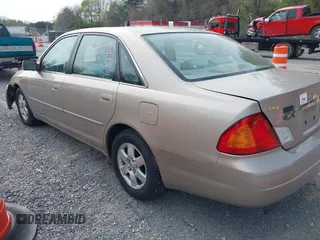 2000 Toyota Avalon XL with VIN 4T1BF28BXYU070808, listed as a IAAI auction lot 42061893 with 228,229 mi miles and . Bid and sale history available at DreamBid. Image 3.