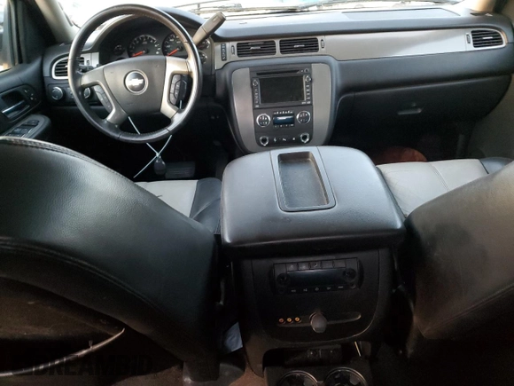 2008 Chevrolet Tahoe 3LT z VIN 1GNFK13068R131003, wystawiony jako Copart lot #46279485 z przebiegiem 203 095 mil mil oraz Szkody całkowita. Historia ofert i sprzedaży dostępna na DreamBid. Obrazek 8.
