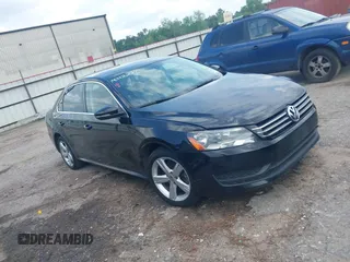 2012 Volkswagen Passat SE с VIN 1VWBH7A37CC025125, выставлен на аукционе IAAI как лот 42122375 с пробегом 171 042 миль миль и . История ставок и продаж доступна на DreamBid. Изображение 1.
