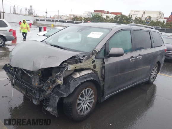 2018 Toyota Sienna XLE Auto Access Seat with VIN 5TDYZ3DC0JS917727, listed as a IAAI auction lot 41746005 with 130,565 mi miles and . Bid and sale history available at DreamBid. Image 17.