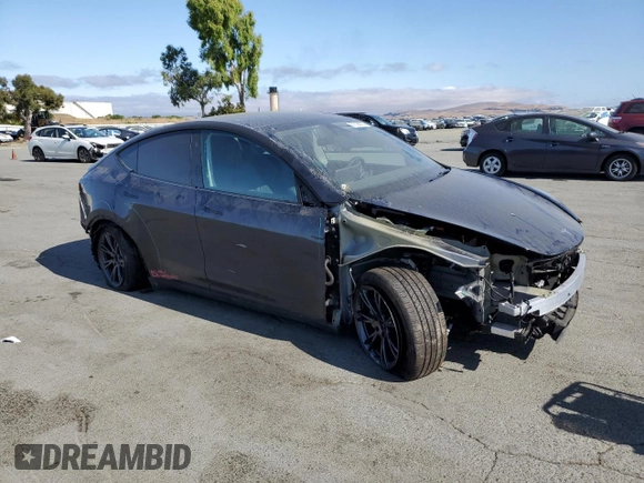 2024 Tesla Model Y Long Range с VIN 7SAYGDEE8RF184146, выставлен на аукционе Copart как лот 61194535 с пробегом 8 225 миль миль и Списание • Salvage title. История ставок и продаж доступна на DreamBid. Изображение 4.