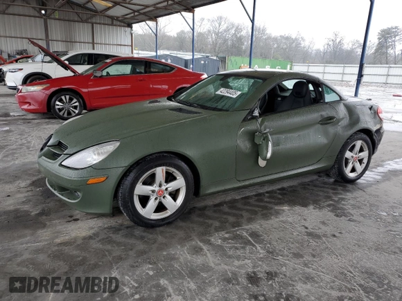 2006 Mercedes-Benz SLK 280 z VIN WDBWK54F66F118722, wystawiony jako Copart lot #42294405 z przebiegiem 180 229 mil mil oraz Szkody całkowita. Historia ofert i sprzedaży dostępna na DreamBid. Obrazek 1.