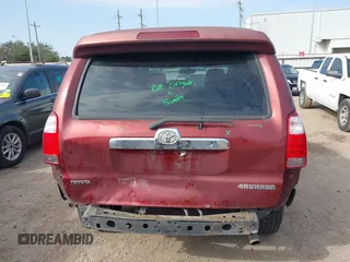 2008 Toyota 4Runner SR5 with VIN JTEZU14R38K002153, listed as a IAAI auction lot 41587473 with 388,670 mi miles. Bid and sale history available at carsss.com. Image 17.