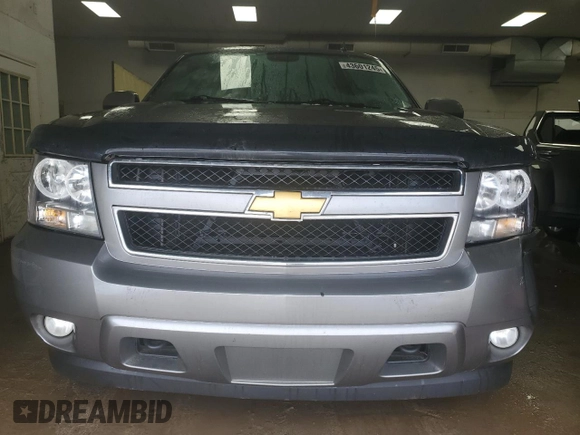 2008 Chevrolet Suburban Commercial with VIN 1GNFK163X8J216401, listed as a Copart auction lot 43601245 with 207,303 mi miles and Clean Title. Bid and sale history available at carsss.com. Image 5.