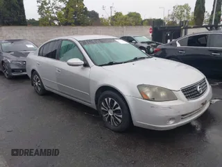 2005 Nissan Altima 2.5 S with VIN 1N4AL11D25N413377, listed as a IAAI auction lot 41919546 with 235,704 mi miles. Bid and sale history available at carsss.com. Image 1.