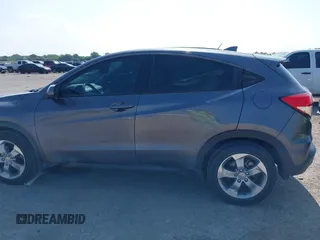2022 Honda HR-V LX z VIN 3CZRU5H30NM718329, wystawiony jako IAAI lot #42396971 z przebiegiem 28 411 mil mil oraz . Historia ofert i sprzedaży dostępna na DreamBid. Obrazek 14.