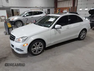2013 Mercedes-Benz C 300 Sport с VIN WDDGF8AB3DA859410, выставлен на аукционе IAAI как лот 42522407 с пробегом 110 502 миль миль и . История ставок и продаж доступна на DreamBid. Изображение 17.