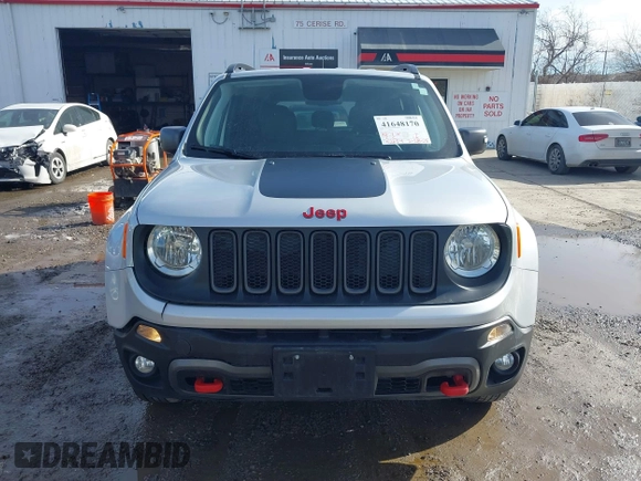 2018 Jeep Renegade Trailhawk with VIN ZACCJBCB6JPH69309, listed as a IAAI auction lot 41648170 with 52,254 mi miles. Bid and sale history available at carsss.com. Image 12.