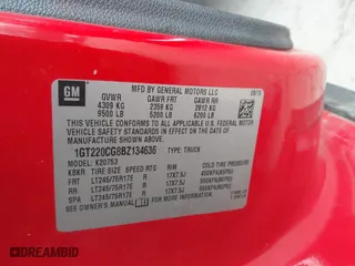 2011 GMC Sierra 2500HD SLE with VIN 1GT220CG8BZ134636, listed as a IAAI auction lot 41726133 with 147,118 mi miles. Bid and sale history available at carsss.com. Image 9.