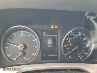2017 Toyota RAV4 XLE with VIN 2T3RFREV3HW600551, listed as a Copart auction lot 50190985 with 40,828 mi miles and Salvage Title. Bid and sale history available at carsss.com. Image 9.