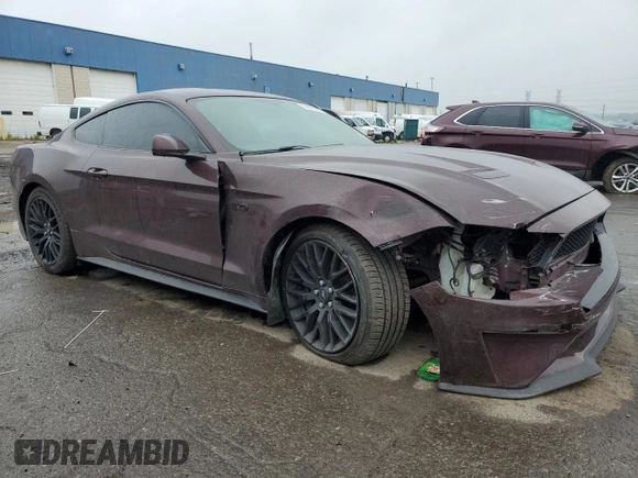 2018 Ford Mustang GT z VIN 1FA6P8CFXJ5122198, wystawiony jako Copart lot #59868995 z przebiegiem 71 499 mil mil oraz Czysty tytuł • Clean title. Historia ofert i sprzedaży dostępna na DreamBid. Obrazek 4.