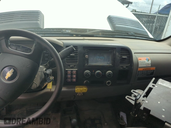 2009 Chevrolet Silverado 3500HD with VIN 1GBHK79K79E156633, listed as a IAAI auction lot 42610304 with Not provided miles and . Bid and sale history available at DreamBid. Image 8.