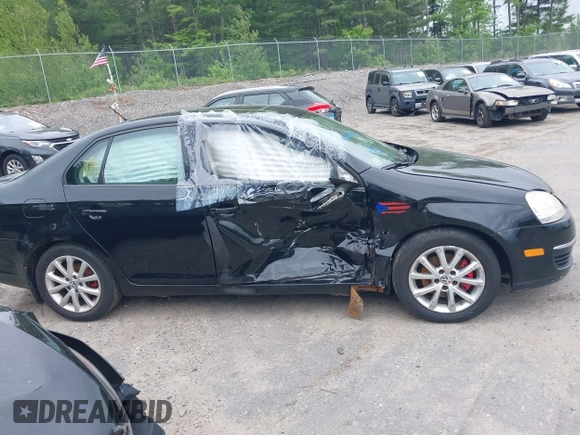 2010 Volkswagen Jetta Limited Edition with VIN 3VWRZ7AJXAM161335, listed as a IAAI auction lot 42326387 with 111,967 mi miles and . Bid and sale history available at DreamBid. Image 14.