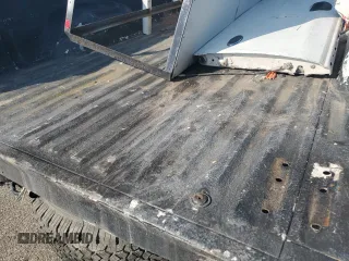 2005 Ford F-250 XL с VIN 1FTNF20575EB70989, выставлен на аукционе Copart как лот 61671485 с пробегом 126 995 миль миль и Чистый • Clean title. История ставок и продаж доступна на DreamBid. Изображение 10.