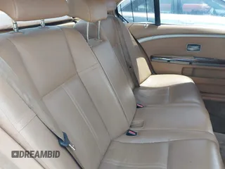 2006 BMW 7 Series 750Li z VIN WBAHN83526DT63490, wystawiony jako IAAI lot #42624790 z przebiegiem 146 508 mil mil oraz . Historia ofert i sprzedaży dostępna na DreamBid. Obrazek 8.