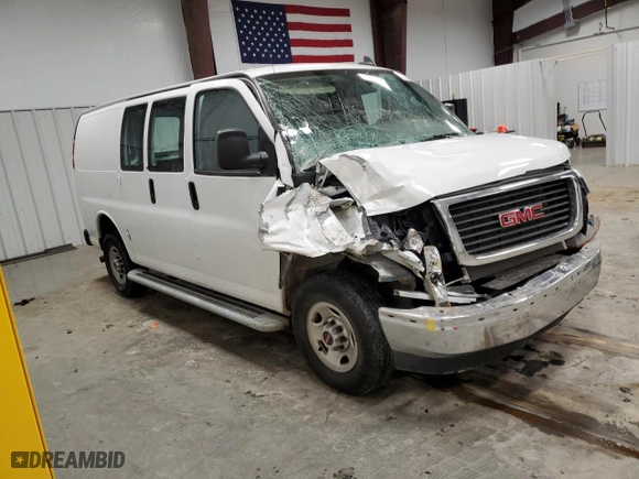 2022 GMC Savana Cargo Van with VIN 1GTW7AFP8N1272295, listed as a Copart auction lot 43643015 with 0 mi miles and Clean Title. Bid and sale history available at carsss.com. Image 4.