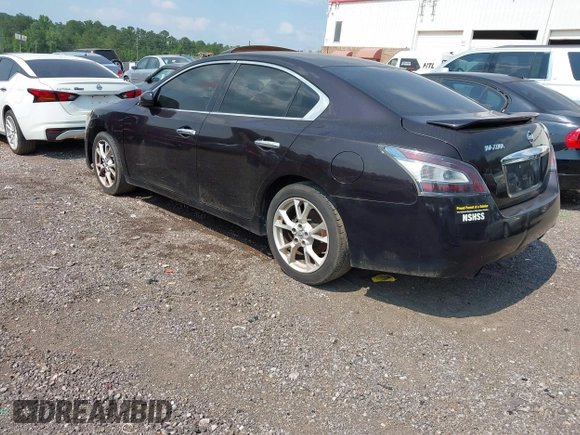 2013 Nissan Maxima S z VIN 1N4AA5AP4DC811689, wystawiony jako IAAI lot #42375651 z przebiegiem 171 523 mil mil oraz . Historia ofert i sprzedaży dostępna na DreamBid. Obrazek 3.