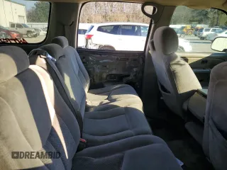 2006 Chevrolet Suburban LS with VIN 1GNEC16Z16J126581, listed as a Copart auction lot 89400975 with 271,755 mi miles and Salvage Title. Bid and sale history available at carsss.com. Image 12.