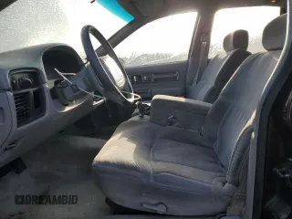 1996 Chevrolet Caprice 1SA Special Value z VIN 1G1BL52W3TR156945, wystawiony jako Copart lot #86470784 z przebiegiem 166 584 mil mil oraz Szkoda całkowita • Salvage title. Historia ofert i sprzedaży dostępna na DreamBid. Obrazek 7.